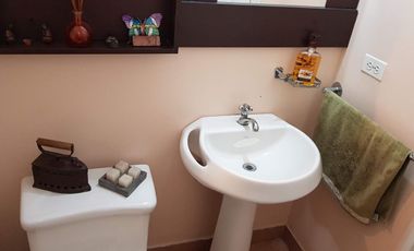 Vendo Casa de 3 Dormitorios  ingresando por la Panamericana Norte Carcelén