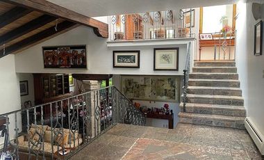 RENTA MAGNÍFICA CASA ESTILO MEXICANO CONTEMPORÁNEO EN HACIENDA SANTA FE