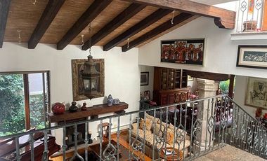 RENTA MAGNÍFICA CASA ESTILO MEXICANO CONTEMPORÁNEO EN HACIENDA SANTA FE