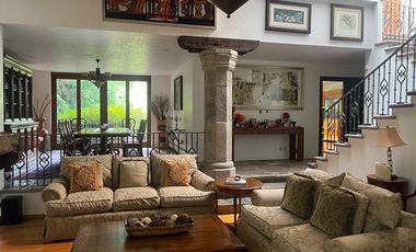RENTA MAGNÍFICA CASA ESTILO MEXICANO CONTEMPORÁNEO EN HACIENDA SANTA FE