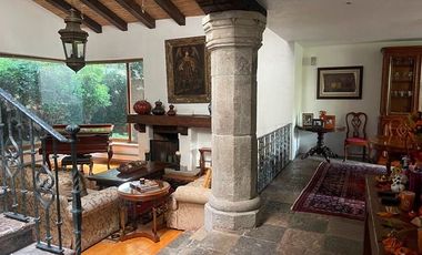 RENTA MAGNÍFICA CASA ESTILO MEXICANO CONTEMPORÁNEO EN HACIENDA SANTA FE