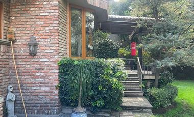 RENTA MAGNÍFICA CASA ESTILO MEXICANO CONTEMPORÁNEO EN HACIENDA SANTA FE