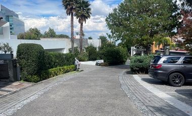 RENTA MAGNÍFICA CASA ESTILO MEXICANO CONTEMPORÁNEO EN HACIENDA SANTA FE