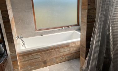 Venta Exclusiva Casa estilo Mediterránea en Condominio Privado-Talagante