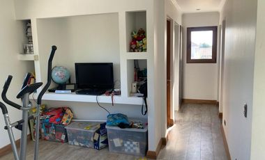 Venta Exclusiva Casa estilo Mediterránea en Condominio Privado-Talagante