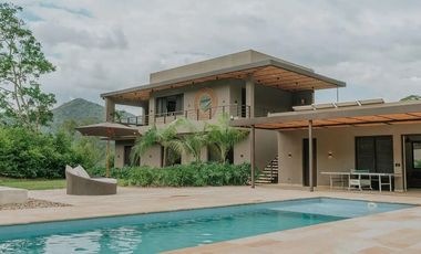 TE ALQUILO HERMOSA FINCA FARALLONES EN COPACABANA LLAMANOS AL3023252524 Y REALIZA TUS RESERVAS CON TIEMPO.