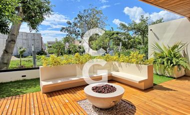 Casa en Venta en Cancun en Residencial La Marina Pto. Cancún con Rooftop