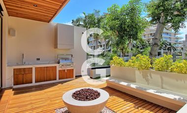 Casa en Venta en Cancun en Residencial La Marina Pto. Cancún con Rooftop