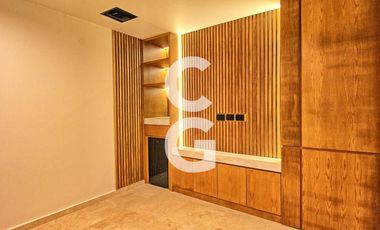 Casa en Venta en Cancun en Residencial La Marina Pto. Cancún con Rooftop