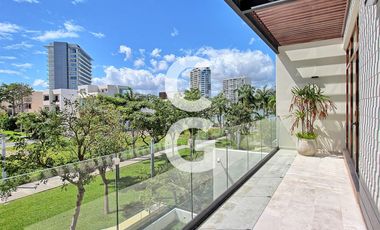 Casa en Venta en Cancun en Residencial La Marina Pto. Cancún con Rooftop