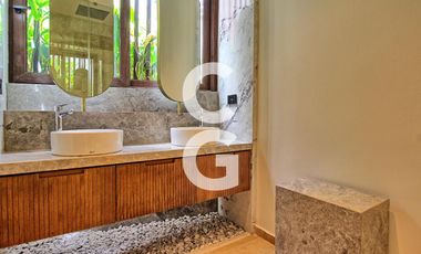 Casa en Venta en Cancun en Residencial La Marina Pto. Cancún con Rooftop