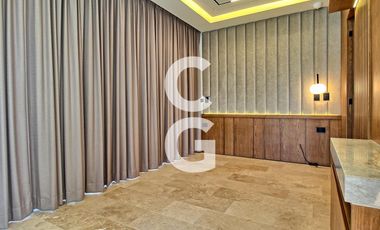 Casa en Venta en Cancun en Residencial La Marina Pto. Cancún con Rooftop