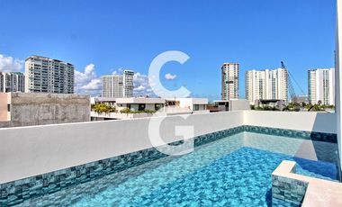 Casa en Venta en Cancun en Residencial La Marina Pto. Cancún con Rooftop