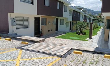 ARRIENDO CASA EN TUMBACO - CONJ. SAMANA
