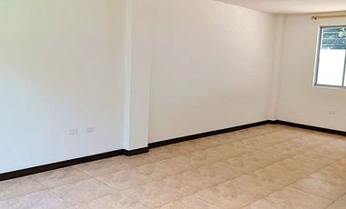 ARRIENDO CASA EN TUMBACO - CONJ. SAMANA