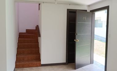 ARRIENDO CASA EN TUMBACO - CONJ. SAMANA