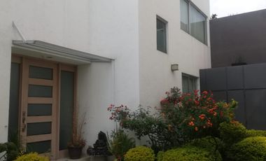 BONITA CASA BIEN UBICADA CON TODOS LOS SERVICOS