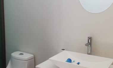 BONITA CASA BIEN UBICADA CON TODOS LOS SERVICOS