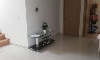 BONITA CASA BIEN UBICADA CON TODOS LOS SERVICOS