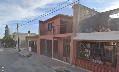 Casa en Remate Bancario en C. 9, Mirasierra, Saltillo, Coah. (65% debajo de su valor comercial)