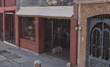 Casa en Remate Bancario en C. 9, Mirasierra, Saltillo, Coah. (65% debajo de su valor comercial)