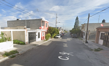 Casa en Remate Bancario en C. 9, Mirasierra, Saltillo, Coah. (65% debajo de su valor comercial)
