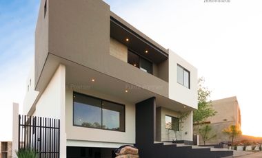 Casa de Lujo Venta Nueva en Abadía Coto Av Universidad Zona Dorada Andares Zapopan Punta Premier