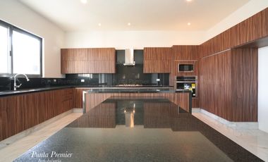 Casa de Lujo Venta Nueva en Abadía Coto Av Universidad Zona Dorada Andares Zapopan Punta Premier