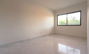 Casa de Lujo Venta Nueva en Abadía Coto Av Universidad Zona Dorada Andares Zapopan Punta Premier