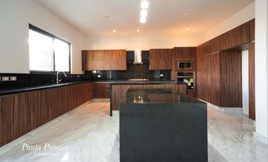 Casa de Lujo Venta Nueva en Abadía Coto Av Universidad Zona Dorada Andares Zapopan Punta Premier
