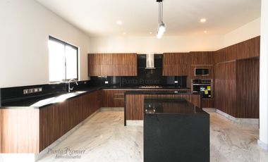 Casa de Lujo Venta Nueva en Abadía Coto Av Universidad Zona Dorada Andares Zapopan Punta Premier
