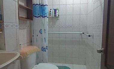 SE VENDE CASA DE TRES PISOS EN EL SUR DE MACHALA