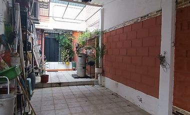 SE VENDE CASA DE TRES PISOS EN EL SUR DE MACHALA