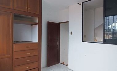 SE VENDE CASA DE TRES PISOS EN EL SUR DE MACHALA