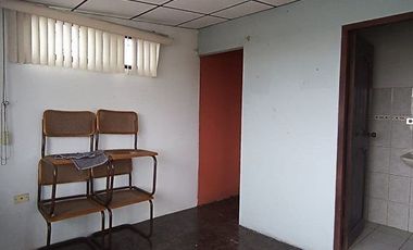 SE VENDE CASA DE TRES PISOS EN EL SUR DE MACHALA