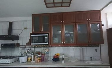 SE VENDE CASA DE TRES PISOS EN EL SUR DE MACHALA