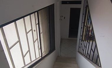 SE VENDE CASA DE TRES PISOS EN EL SUR DE MACHALA