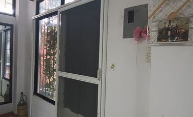 SE VENDE CASA DE TRES PISOS EN EL SUR DE MACHALA