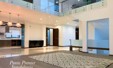 Casa de Lujo Puerta Aqua en Venta Av Universidad como Nueva Zona Dorada Andares Zapopan Punta Premier
