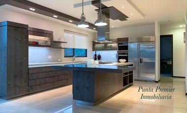 Casa de Lujo Puerta Aqua en Venta Av Universidad como Nueva Zona Dorada Andares Zapopan Punta Premier