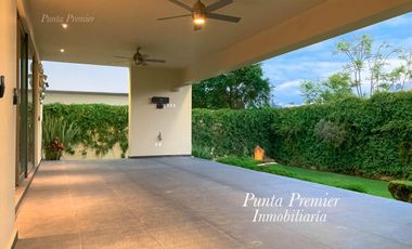 Casa de Lujo Puerta Aqua en Venta Av Universidad como Nueva Zona Dorada Andares Zapopan Punta Premier