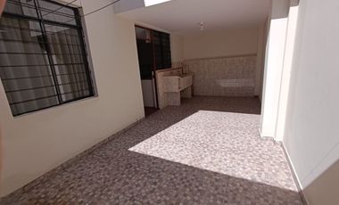 Se Alquila 1Er Piso Casa Urb. San Antonio