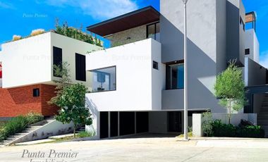 Residencia en Venta Nueva Abadia de Lujo Av. Universidad Zona andares Puerta de Hierro Zapopan