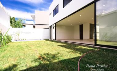 Residencia en Venta Nueva Abadia de Lujo Av. Universidad Zona andares Puerta de Hierro Zapopan