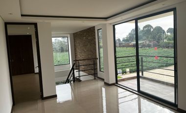 SE VENDE CASA EN COTA, VEREDA PARCELAS