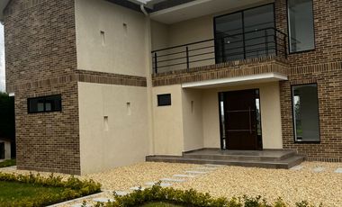 SE VENDE CASA EN COTA, VEREDA PARCELAS