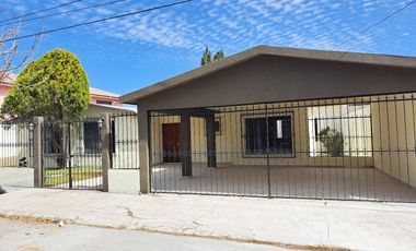 Excelente casa en renta para oficinas o casa habitación, al norte de Saltillo.