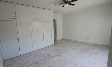Excelente casa en renta para oficinas o casa habitación, al norte de Saltillo.
