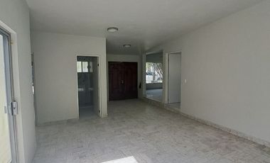 Excelente casa en renta para oficinas o casa habitación, al norte de Saltillo.