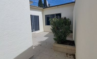Excelente casa en renta para oficinas o casa habitación, al norte de Saltillo.